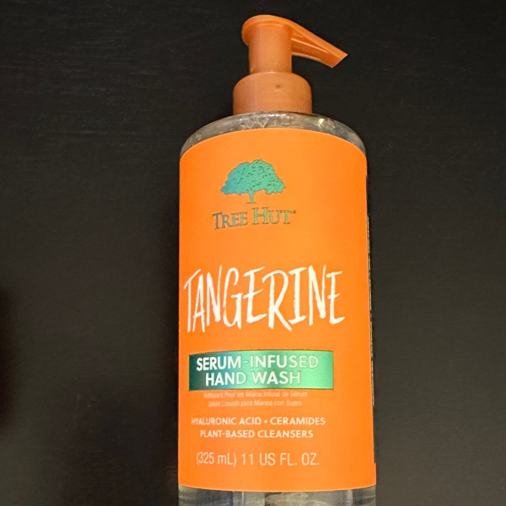 Tree Hut Tangerine Serum-Infused Hand Wash